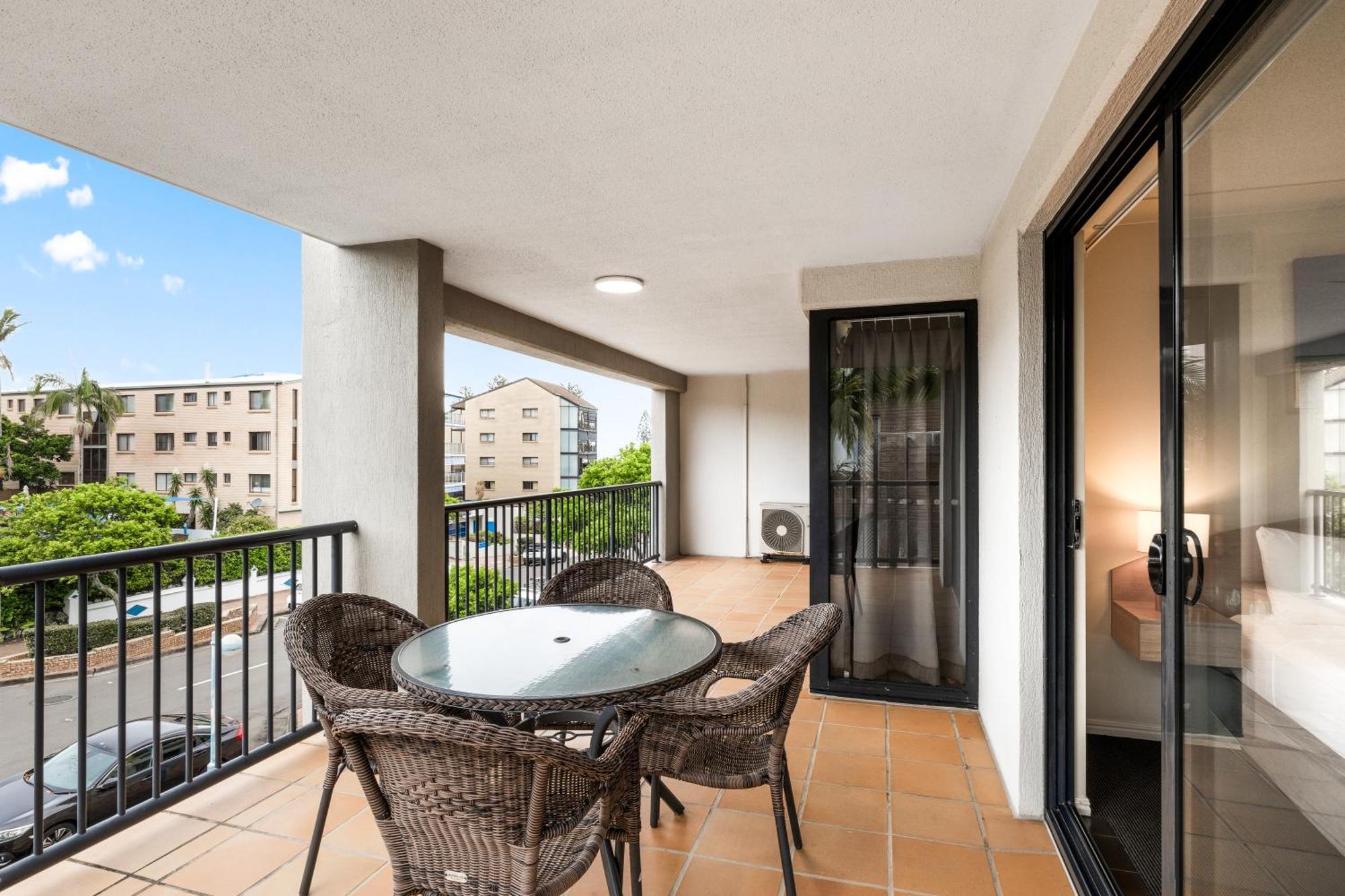 Belaire Place Motel Apartments Caloundra Exterior photo